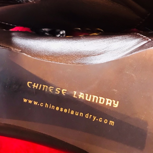 Chinese Laundry, size 6.5, brown heels - Picture 2 of 10